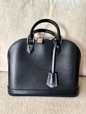 Authentic Louis Vuitton Black Epi Alma PM Handbag
